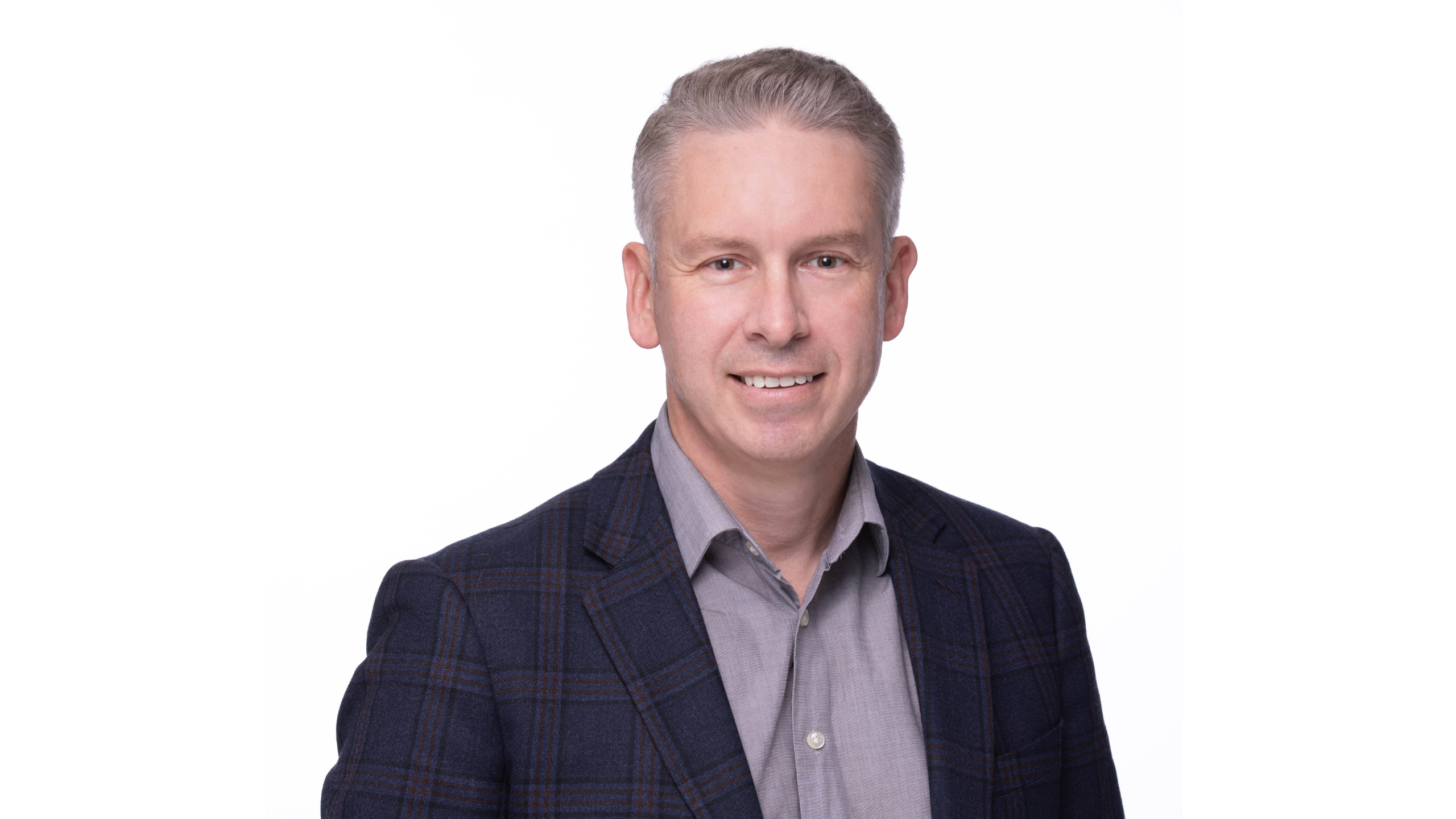 Damien O’Regan – Sales Director 